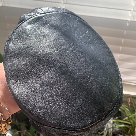 Marc Jacobs : Black Leather Bucket bag - Picture 12 of 13